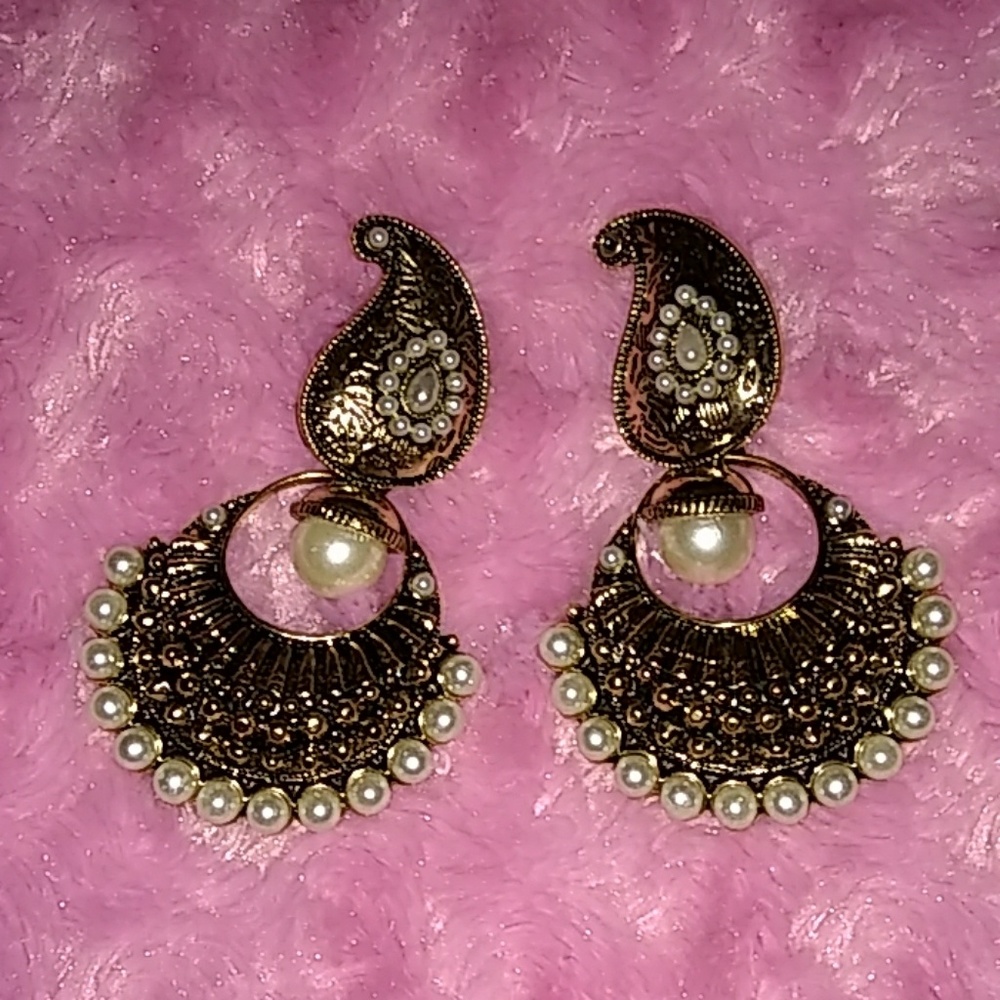 Nasty gal earrings